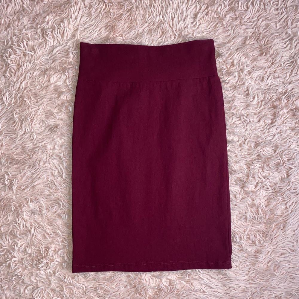 FITTED RED/BURGUNDY PENCIL SKIRT · SIZE M · FASHION OF NY · NWOT - Picture 4 of 4